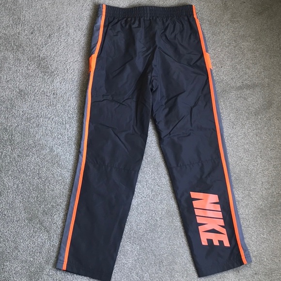 NIKE BOYS SIZE 4 CORE GFX LINED WIND PANT - Picture 5 of 6